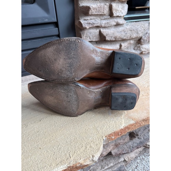 FRYE Women's 8.5 Cognac Leather Pointed Toe Western Ankle Boots Rodeo Cowgirl - Picture 12 of 13